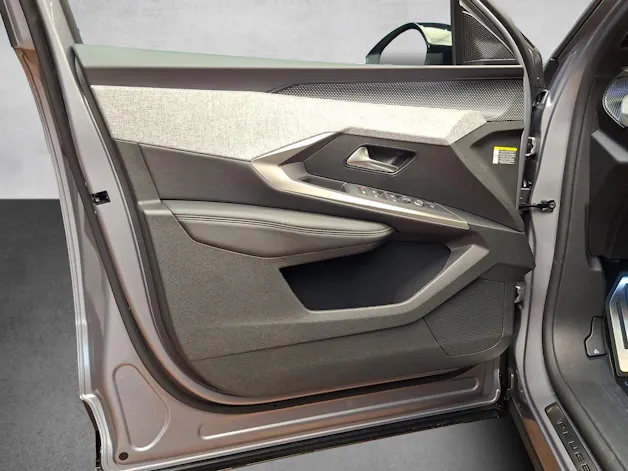 Peugeot 5008 e-Launch Edition AWD 73kWh