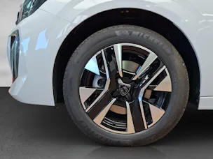 Peugeot 208 1.2 Hybrid Allure Premium