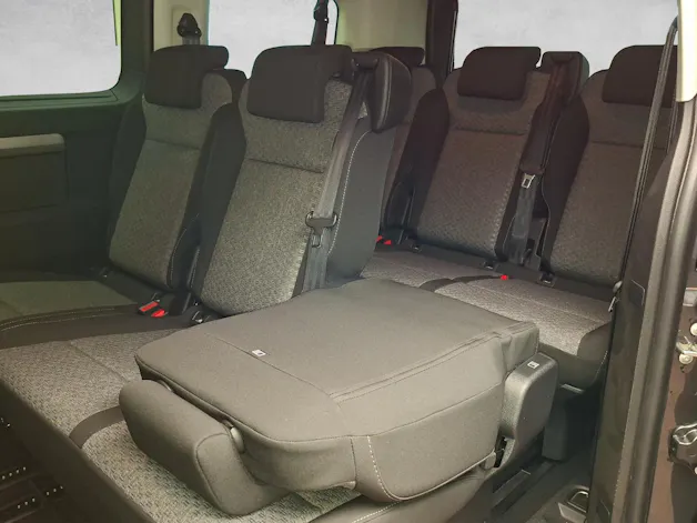 Peugeot Traveller Standard 2.2 BlueHDi 180 Business S/S