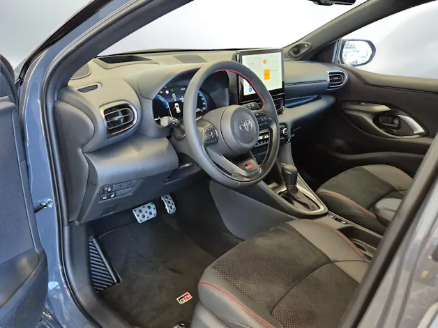 Toyota Yaris 1.5 VVT-i HSD GR Sport