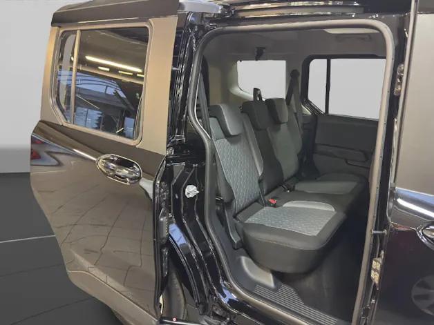 Ford Tourneo Courier 1.0 EcoBoost Titanium