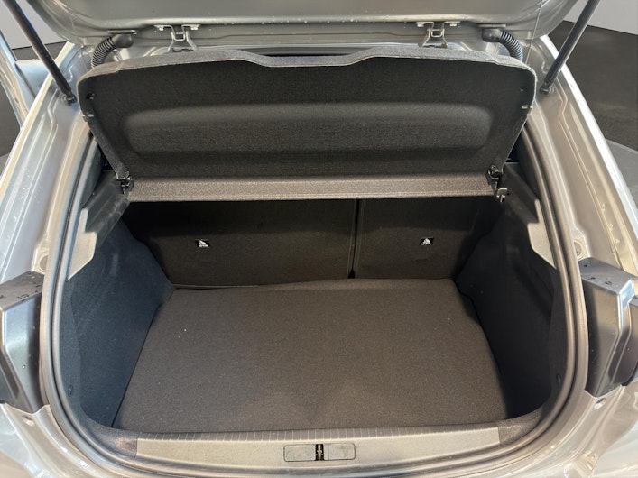 Vehicle image PEUGEOT 208