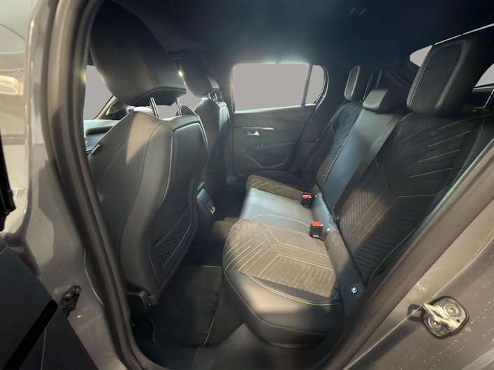 Vehicle image PEUGEOT 208