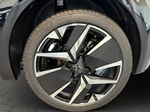 Peugeot 208 1.2 Hybrid 145 GT