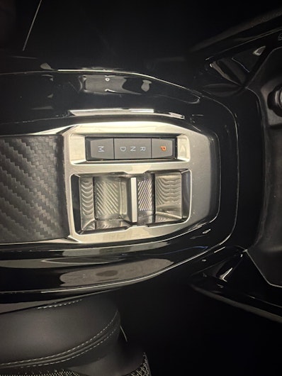 Vehicle image PEUGEOT 2008