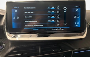 Vehicle image PEUGEOT 2008 1.2 PureTech 155 GT