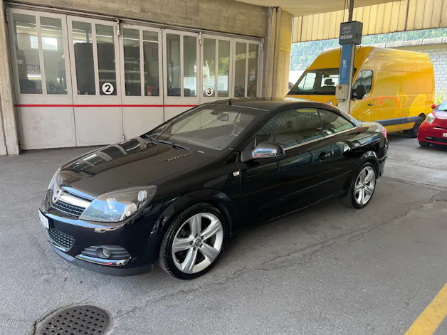 OPEL Astra TwinTop 1.6 T 180 Cosmo