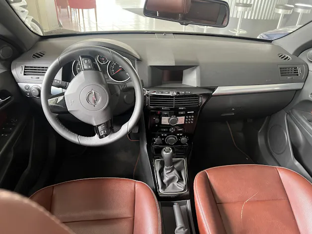OPEL Astra TwinTop 1.6 T 180 Cosmo