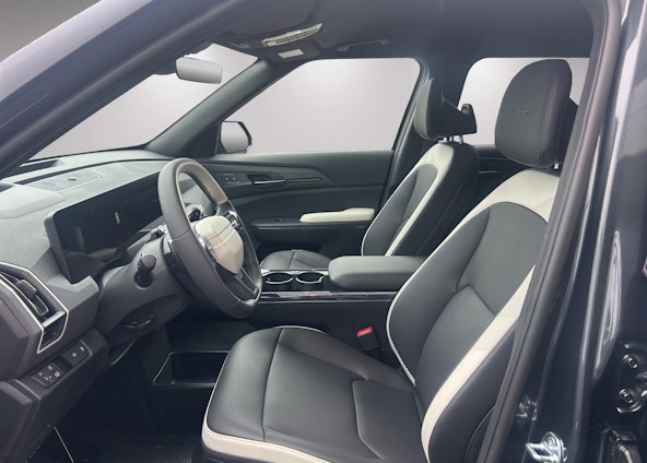 Vehicle image 8 Vehicle image 8