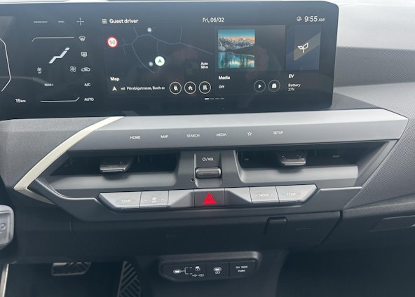 Vehicle image 17 Vehicle image 17