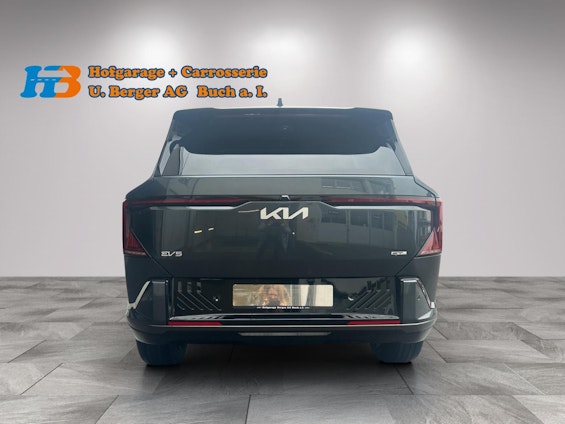 Vehicle image 4 Vehicle image 4