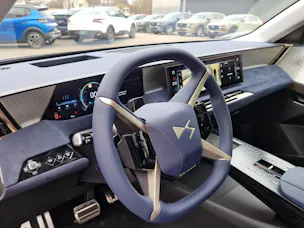 DS Automobiles No8 E-Tense Jules Verne 4x4