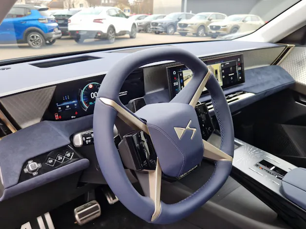 DS Automobiles No8 E-Tense Jules Verne 4x4