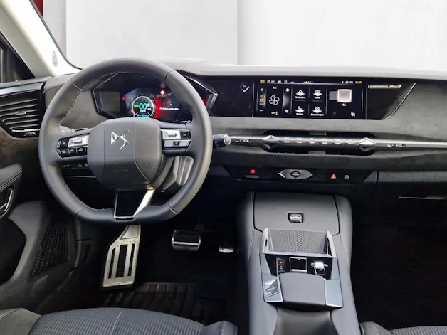 DS Automobiles No4 1.6 E-Tense Performance Line