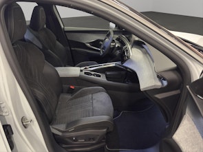 Vehicle image PEUGEOT 3008 e-Launch Edition AWD