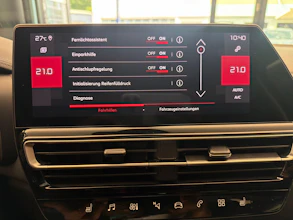 https://vehicle.imgix.net/4175025/ebe1ba58-5b11-48fe-96ea-6418a98cf990.jpg