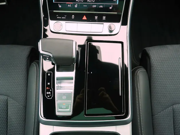 Audi Q8 SUV 55 TFSI e S line quattro T-Tronic