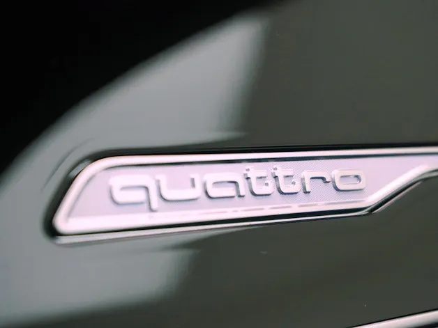 Audi Q8 SUV 55 TFSI e S line quattro T-Tronic