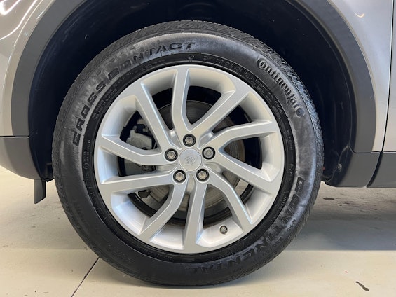 Vehicle image 10 Vehicle image 10