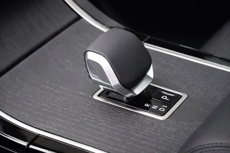 Vehicle image LAND ROVER RANGE ROVER VELAR