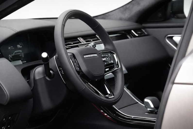 Vehicle image LAND ROVER RANGE ROVER VELAR