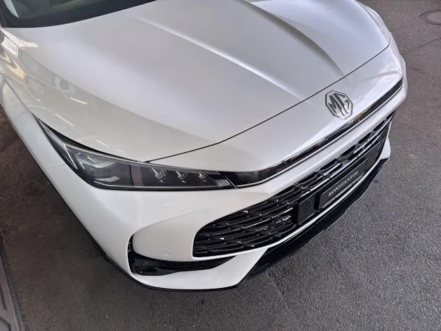 MG HS 1.5 Hybrid Luxury