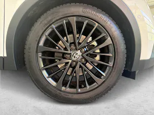 Toyota C-HR 2.0 HEV Style 4x4 - Ruote e servizi inclusi