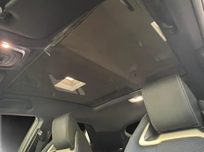 Fahrzeugbild TOYOTA C-HR 2.0 HEV Style 4x4 - Ruote e servizi inclusi