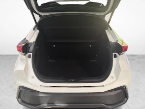 Fahrzeugbild TOYOTA C-HR 2.0 HEV Style 4x4 - Ruote e servizi inclusi