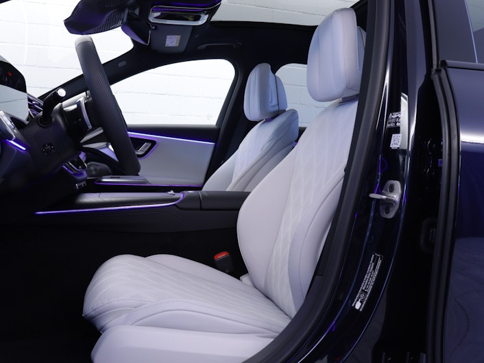 Vehicle image MERCEDES-BENZ E 450