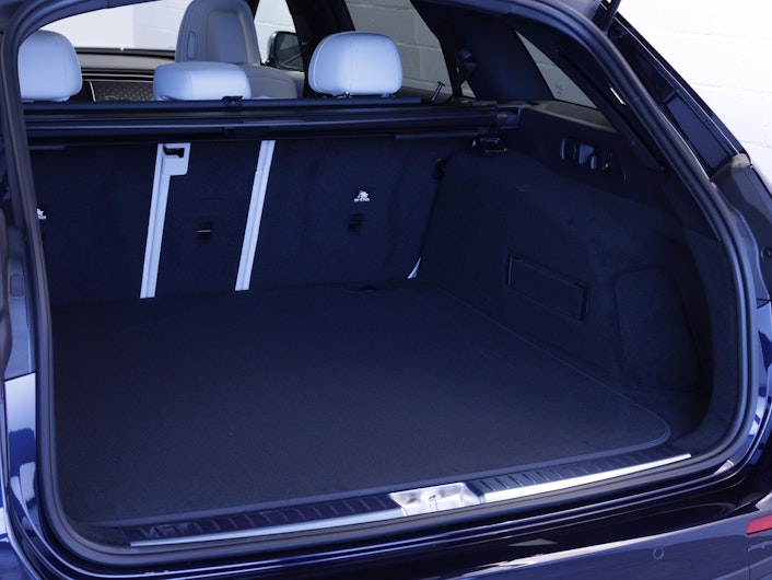 Vehicle image MERCEDES-BENZ E 450