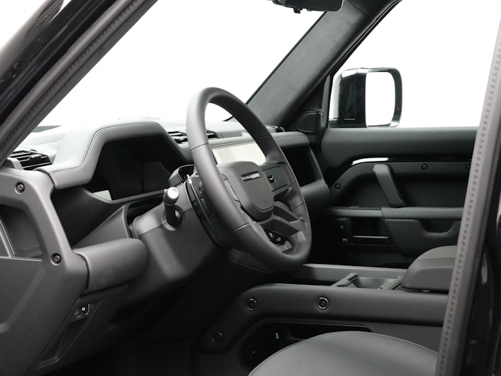 Vehicle image LAND ROVER DEFENDER