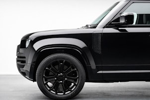 Vehicle image LAND ROVER Defender 110 4.4 V8 Octa Black