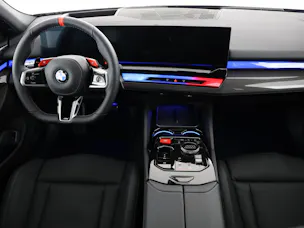 BMW M5 xDrive Touring