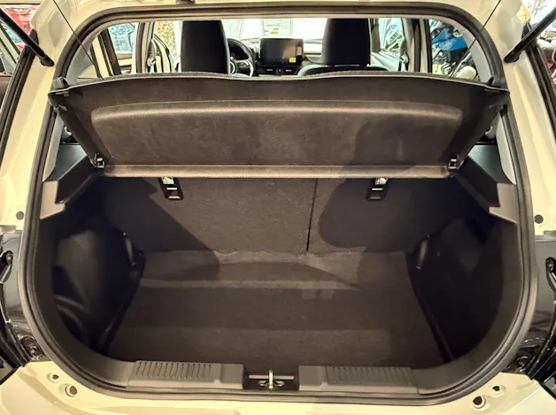 Suzuki Swift 1.2 Sakura Top Hybrid