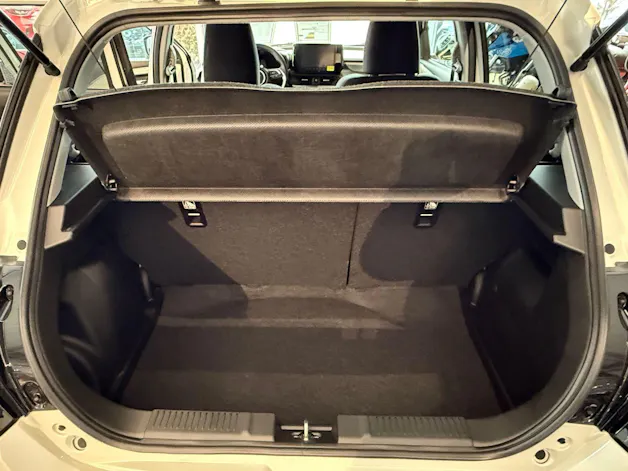 Suzuki Swift 1.2 Sakura Top Hybrid