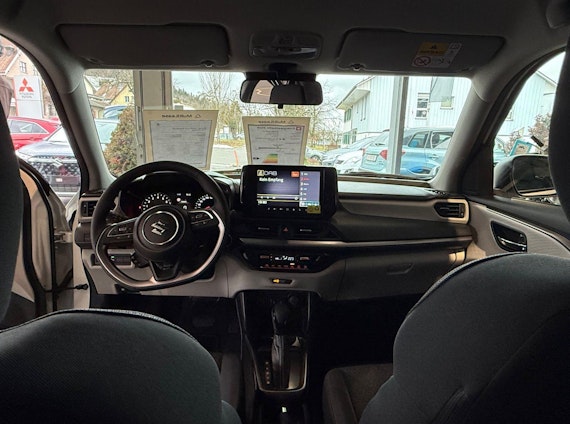 Vehicle image 6 Vehicle image 6