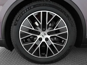 Porsche Macan 4