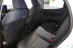 Vehicle image TOYOTA Yaris 1.5 VVT-i HSD Trend