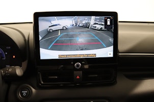 Vehicle image TOYOTA Yaris 1.5 VVT-i HSD Trend