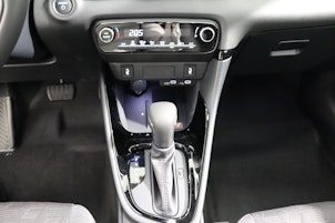 Vehicle image TOYOTA Yaris 1.5 VVT-i HSD Trend