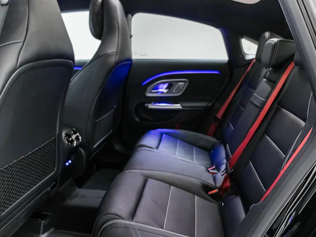 Mercedes-Benz CLA 220 4MATIC