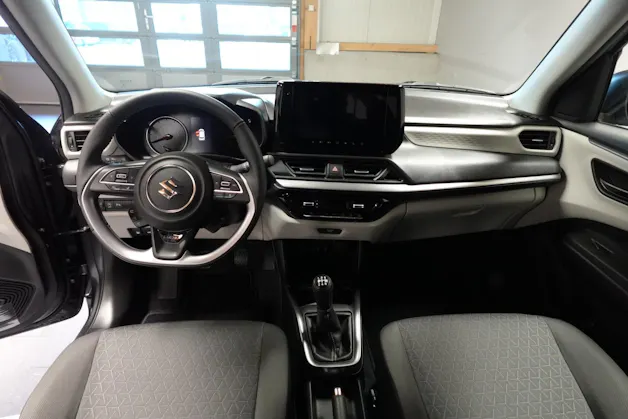 Suzuki Swift 1.2 Sakura Top Hybrid 4x4