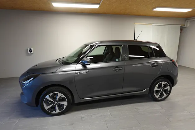 Suzuki Swift 1.2 Sakura Top Hybrid 4x4