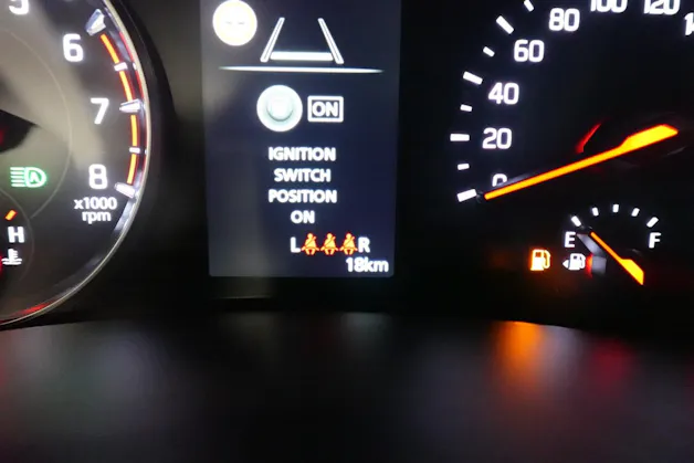 Suzuki Swift 1.2 Sakura Top Hybrid 4x4