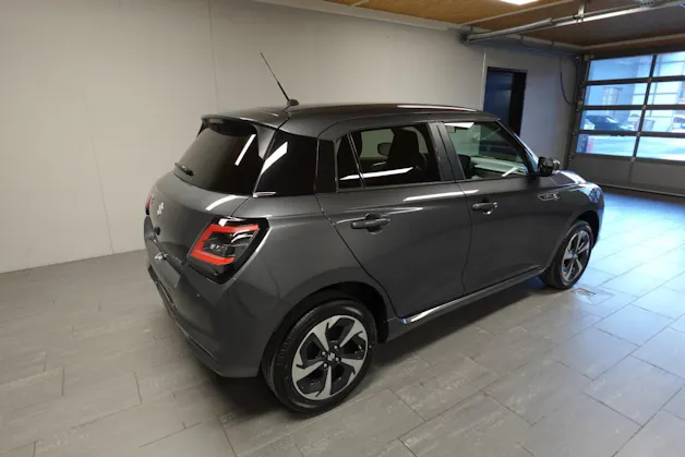 Suzuki Swift 1.2 Sakura Top Hybrid 4x4