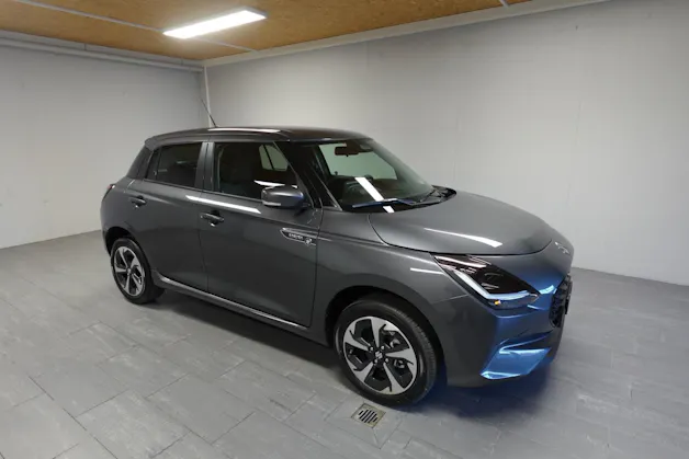 Suzuki Swift 1.2 Sakura Top Hybrid 4x4