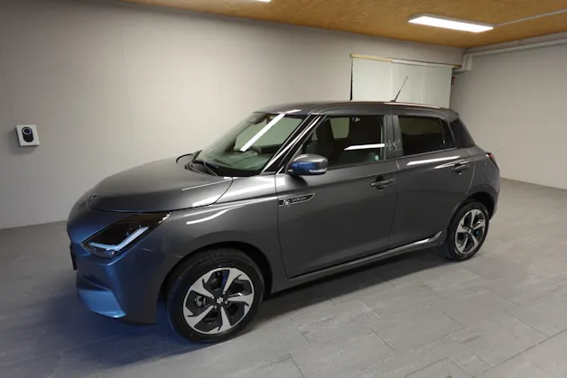 Suzuki Swift 1.2 Sakura Top Hybrid 4x4