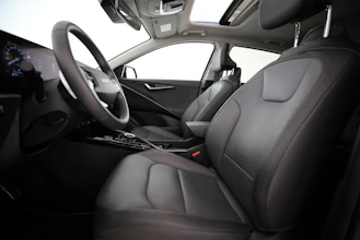 https://vehicle.imgix.net/4175407/27d18af9-3464-40b5-8265-0f731a093e95.jpg