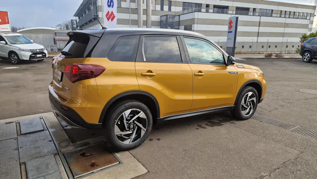 Suzuki Vitara 1.4 T Sakura Top Hybrid 4x4